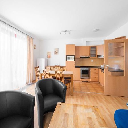 Comfortable Holiday Home In Lipno With Garden リプノ・ナト・ヴルタヴォウ エクステリア 写真