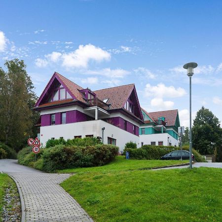 Comfortable Holiday Home In Lipno With Garden リプノ・ナト・ヴルタヴォウ エクステリア 写真