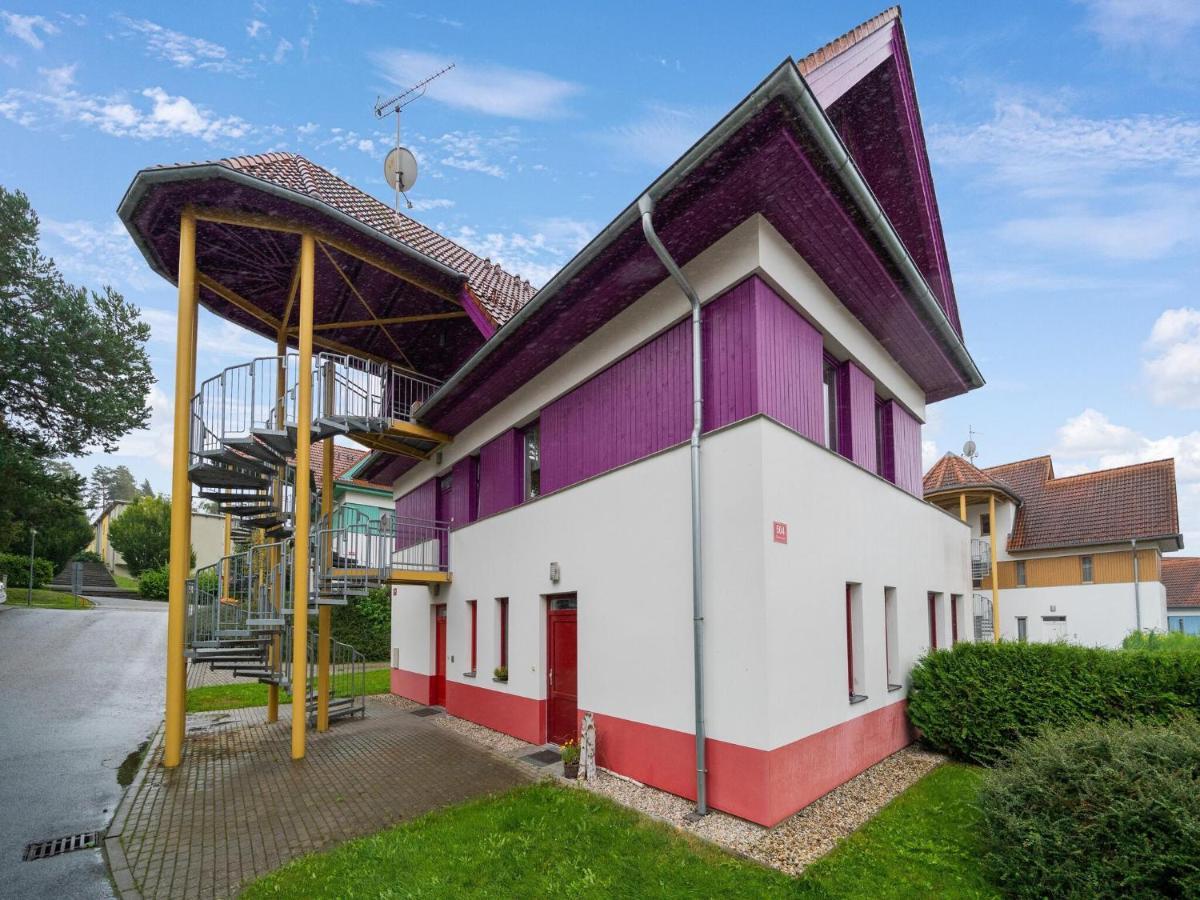Comfortable Holiday Home In Lipno With Garden リプノ・ナト・ヴルタヴォウ エクステリア 写真