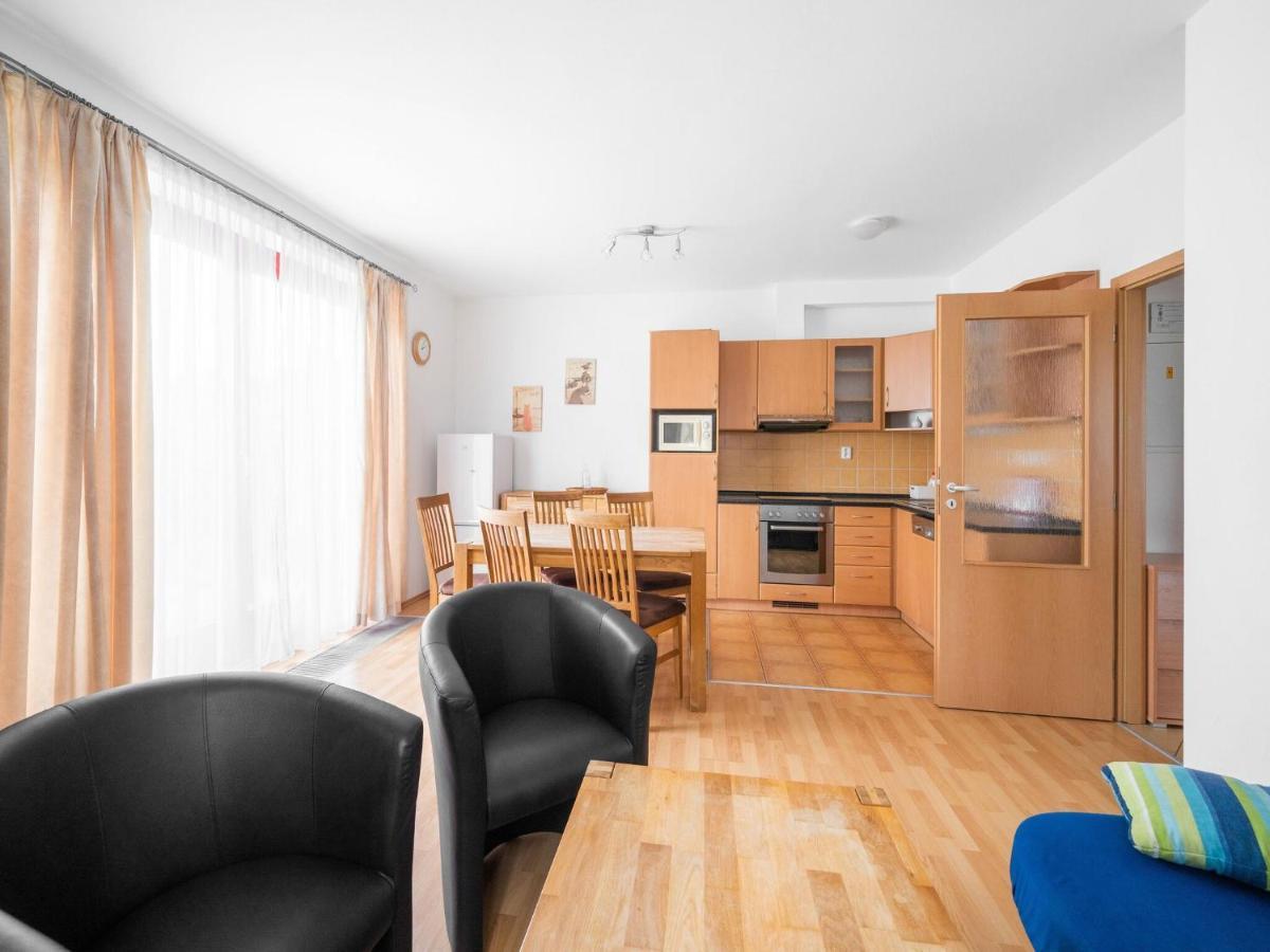 Comfortable Holiday Home In Lipno With Garden リプノ・ナト・ヴルタヴォウ エクステリア 写真