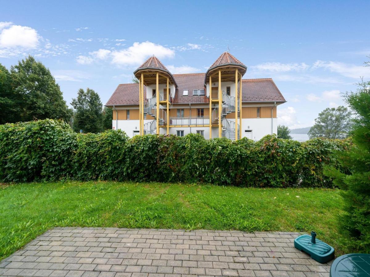 Comfortable Holiday Home In Lipno With Garden リプノ・ナト・ヴルタヴォウ エクステリア 写真