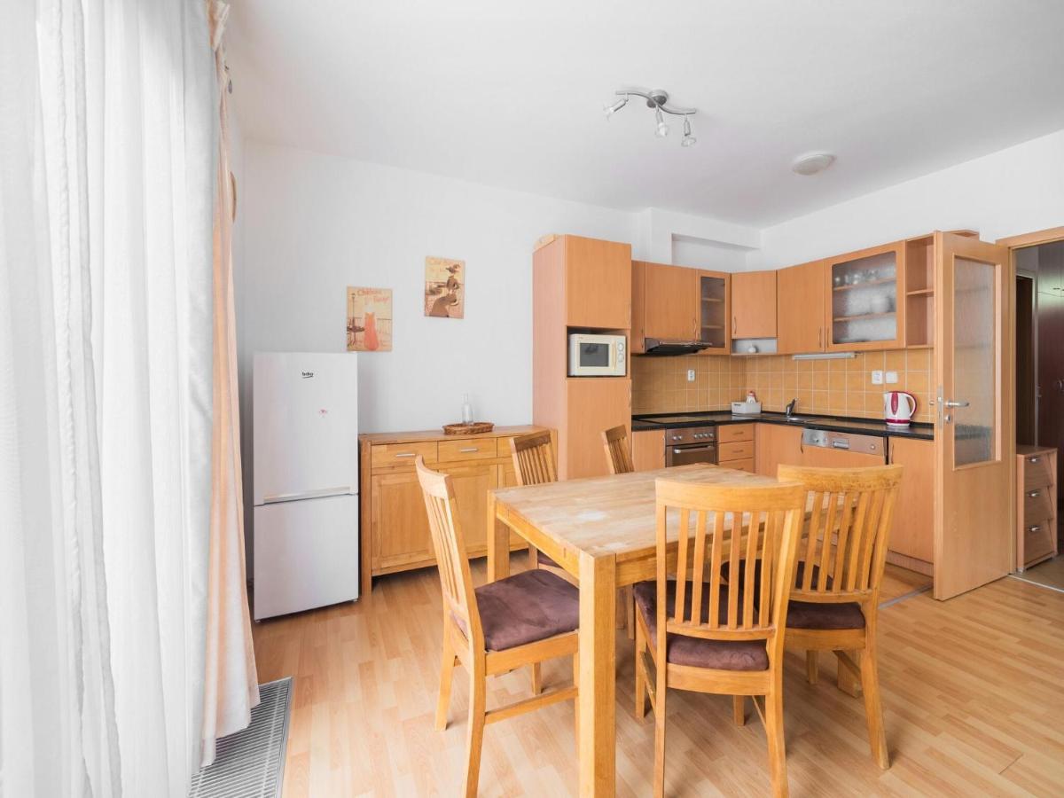 Comfortable Holiday Home In Lipno With Garden リプノ・ナト・ヴルタヴォウ エクステリア 写真