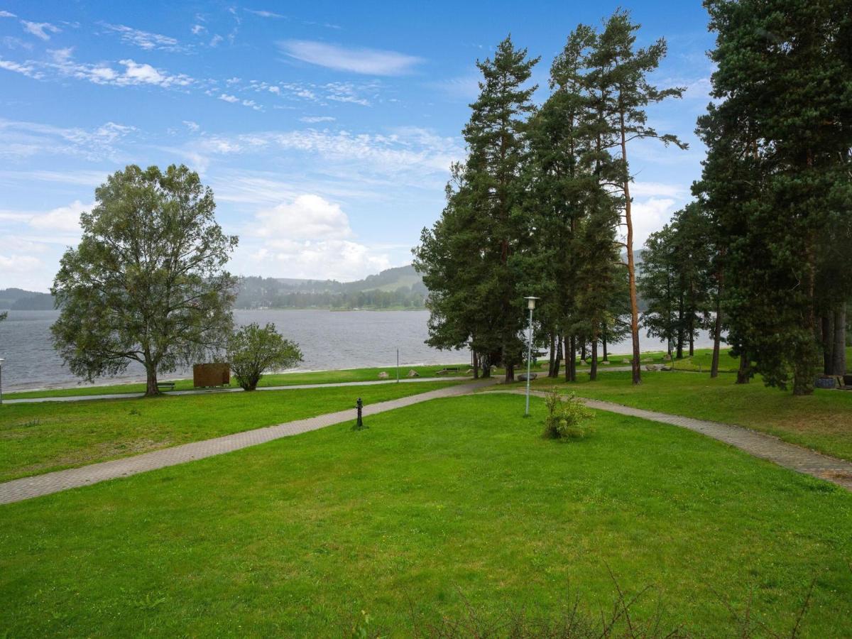 Comfortable Holiday Home In Lipno With Garden リプノ・ナト・ヴルタヴォウ エクステリア 写真