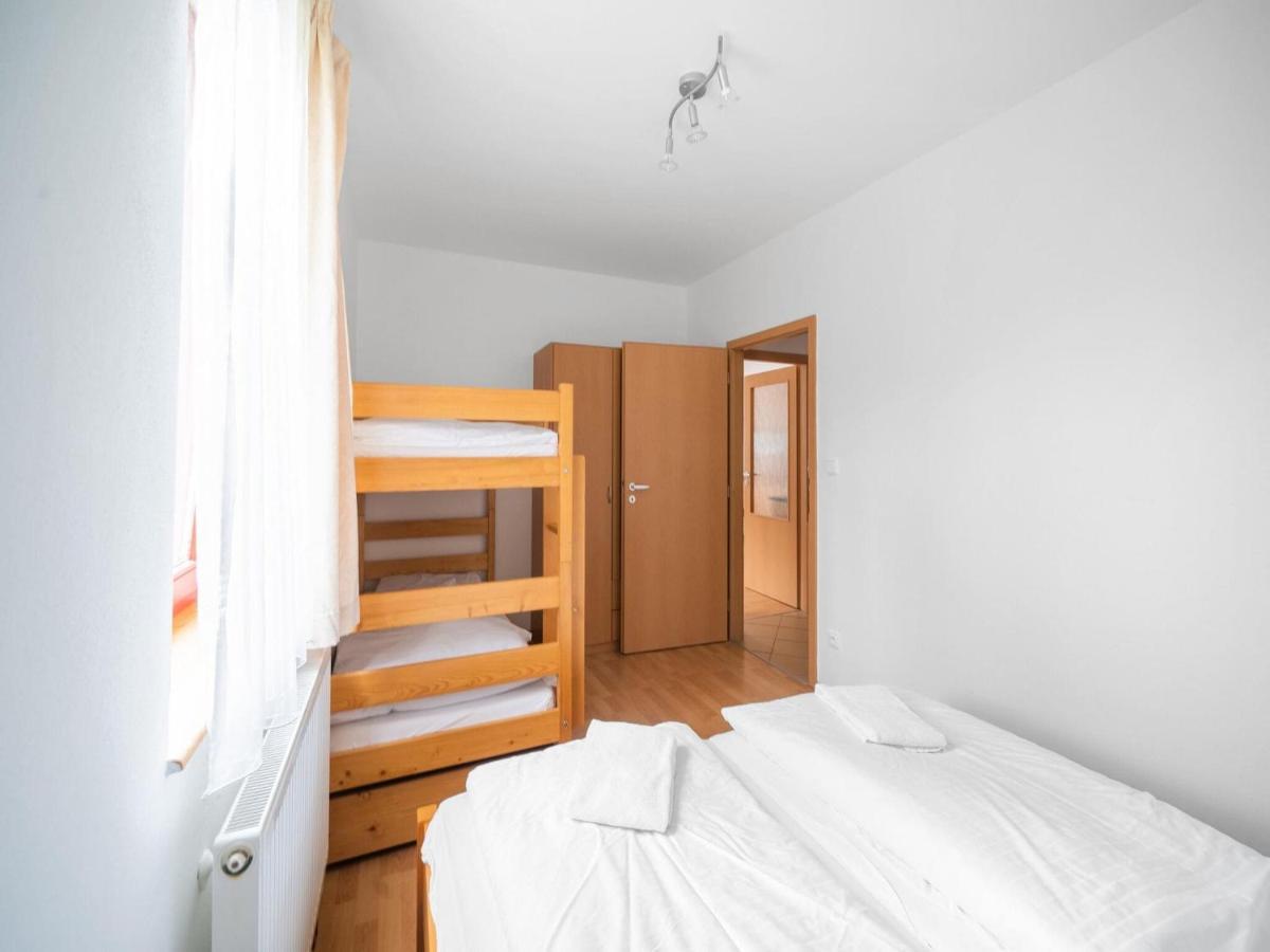 Comfortable Holiday Home In Lipno With Garden リプノ・ナト・ヴルタヴォウ エクステリア 写真