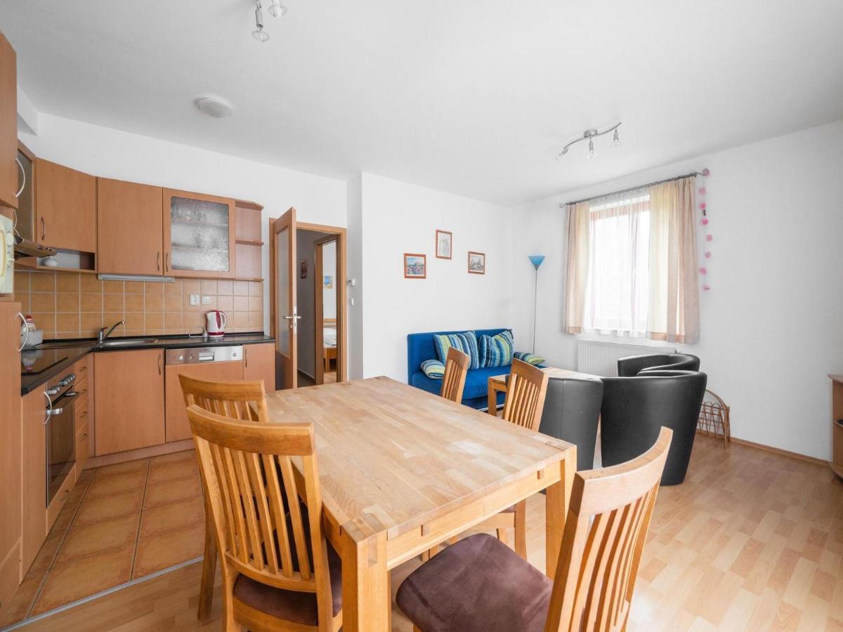 Comfortable Holiday Home In Lipno With Garden リプノ・ナト・ヴルタヴォウ エクステリア 写真
