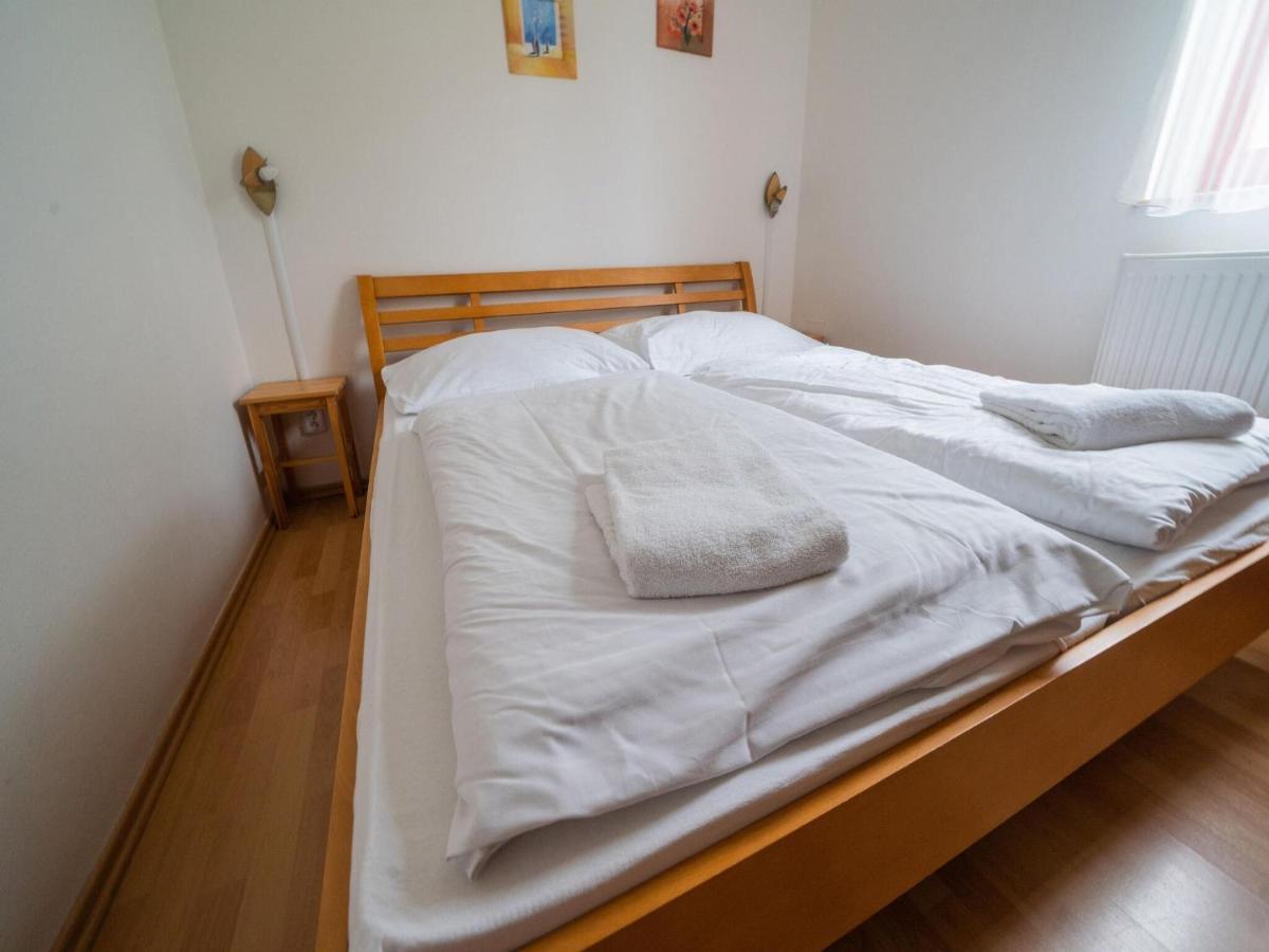 Comfortable Holiday Home In Lipno With Garden リプノ・ナト・ヴルタヴォウ エクステリア 写真