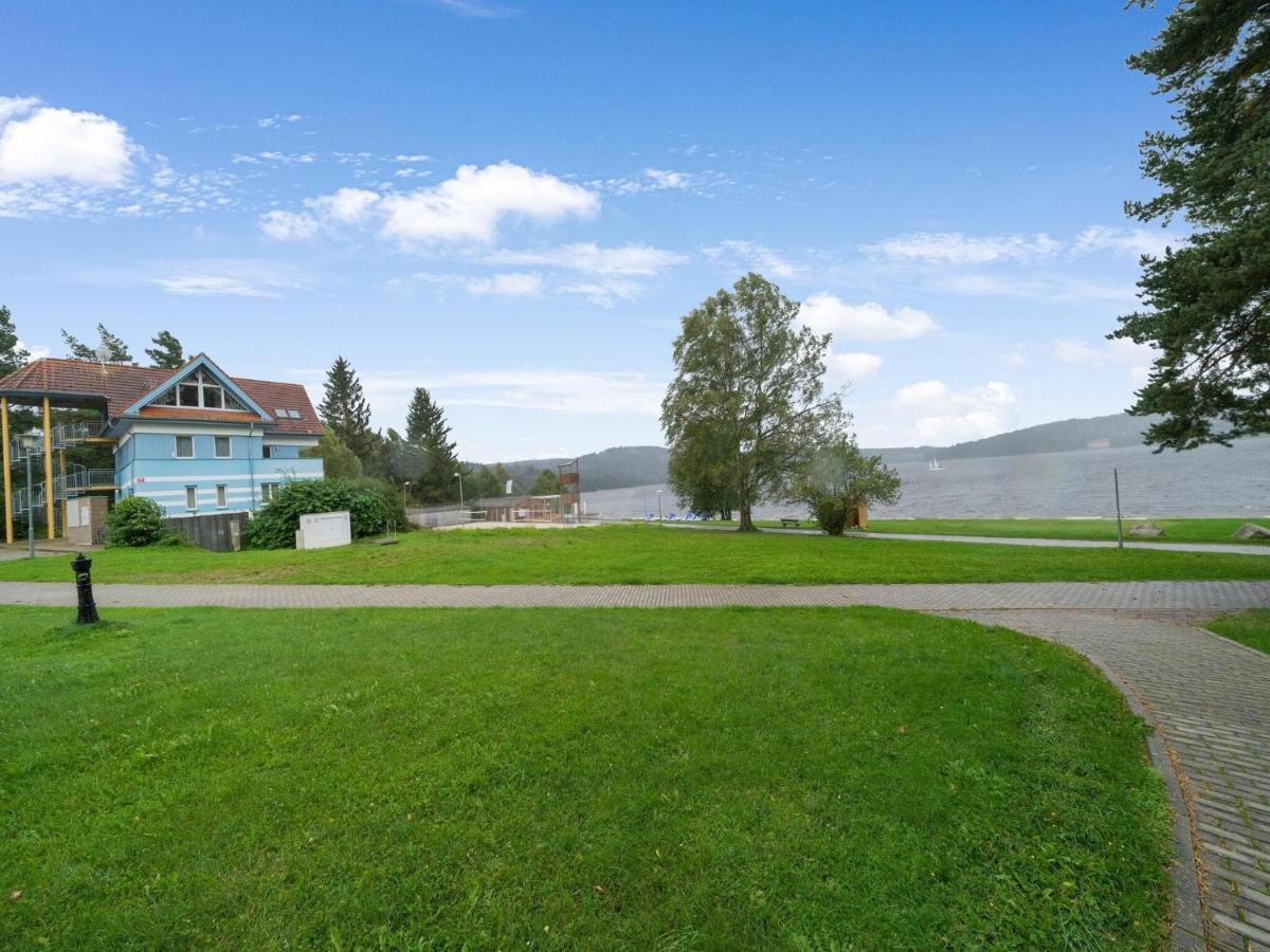 Comfortable Holiday Home In Lipno With Garden リプノ・ナト・ヴルタヴォウ エクステリア 写真